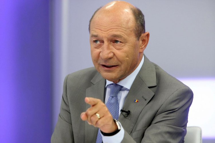 Băsescu: Sunt incapabili să gestioneze situația. Cer revenirea la starea de urgență