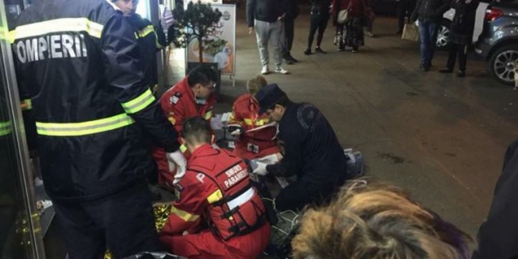 Caz cutremurător: Nou-născut găsit în pungă în fața unui bloc din București