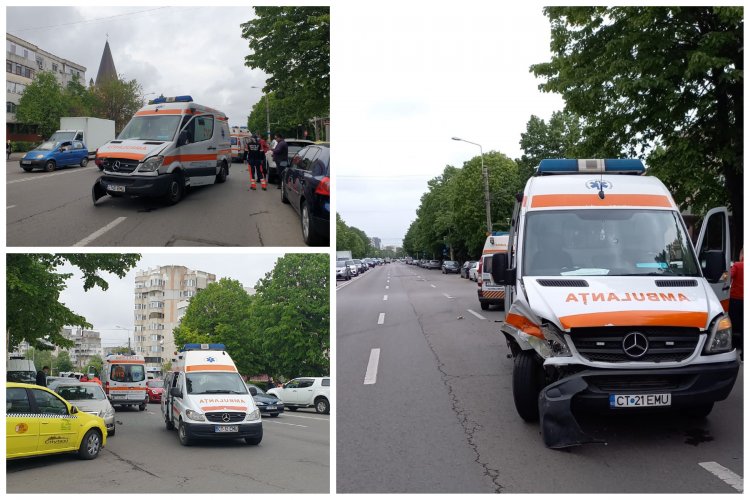 O ambulanţă aflată în misiune a fost lovită de un taxi, în zona Tomis III din Constanța