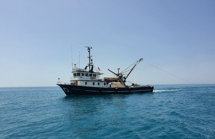 Pescador dat dispărut în Marea Neagră. Trei membri ai echipajului au fost găsiți morți