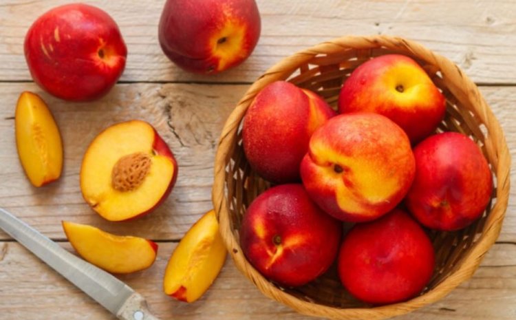 Nectarine cu nivel ridicat de pesticide, retrase de la vânzare de comisarii ANPC